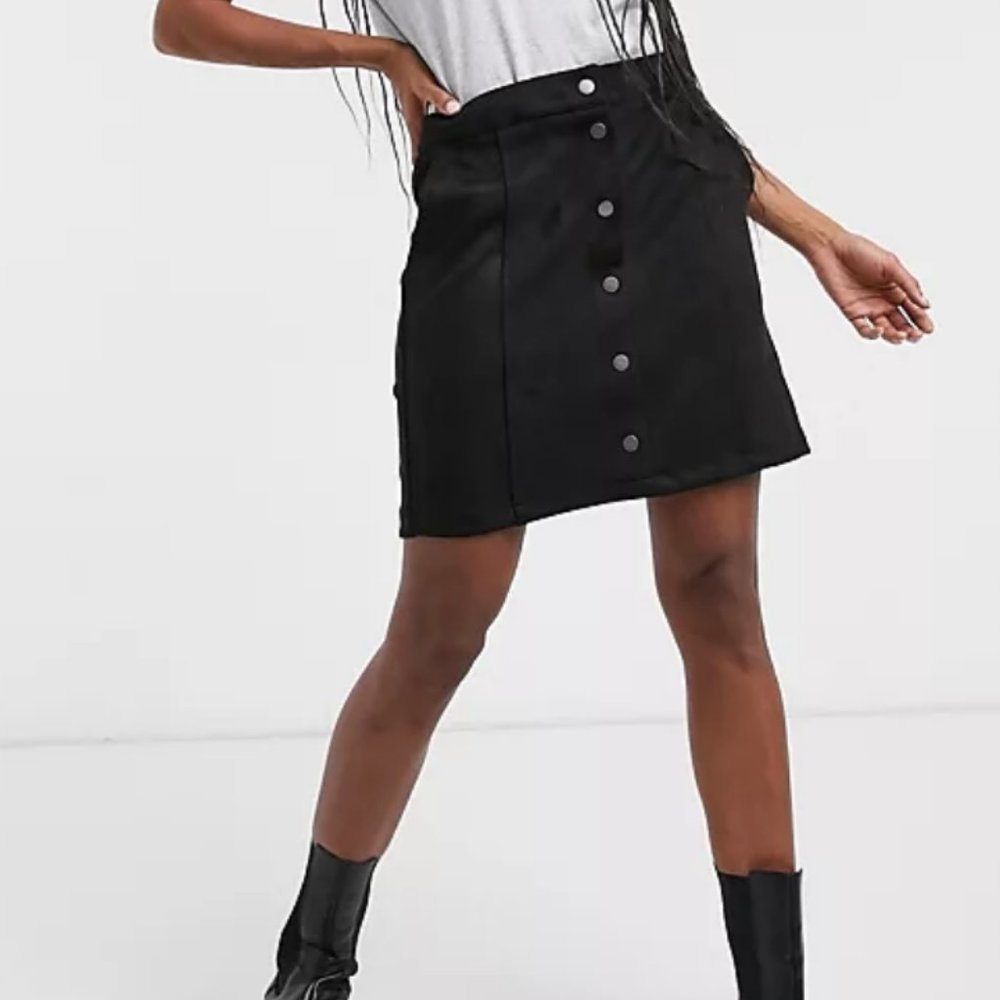 Vero Moda button through faux suede skirt in black size Small / S NWT